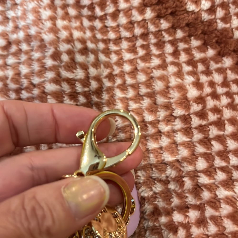 Unbranded Keychain Gold Hardware Lavender Three Charm & Hook W Key Holder Chain - Picture 8 of 16